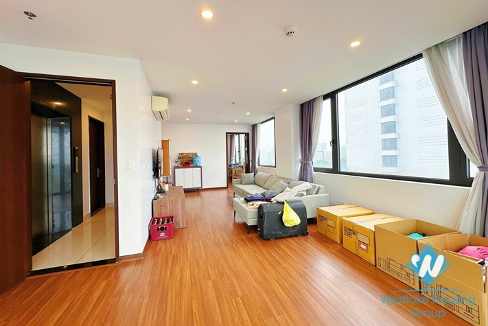 Morden duplex 3 bedrooms apartment for rent in Tay Ho ward, Ha Noi